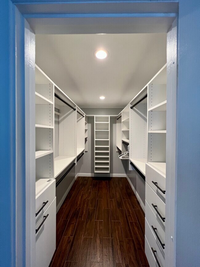 Building Photo - 7617 Prairie Mound Way