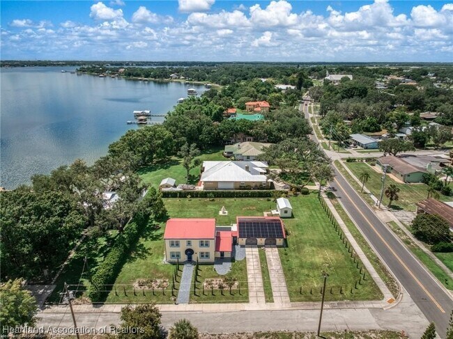 Building Photo - 1110 Hotiyee Ave