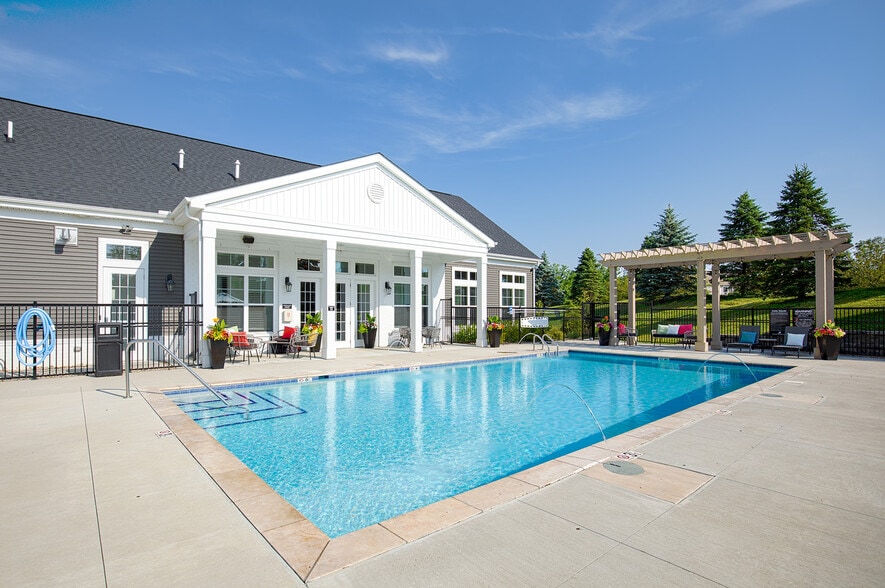 Pool - Hamilton Woods