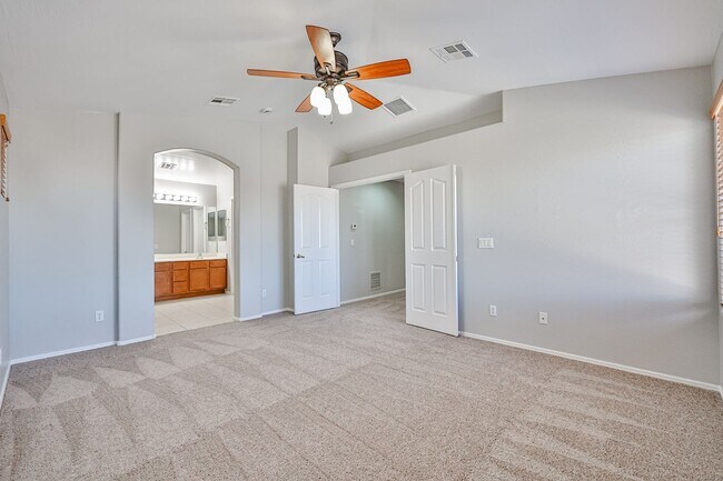 Building Photo - COMING SOON!! 3 bed 2.5 bath in most preferred Phoenix area