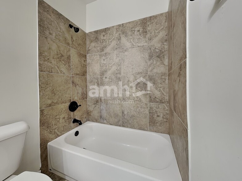 Building Photo - 6795 Jessie Hoyt Dr