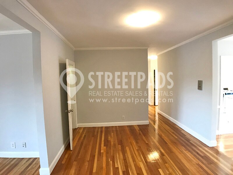 Building Photo - 1141 Beacon St