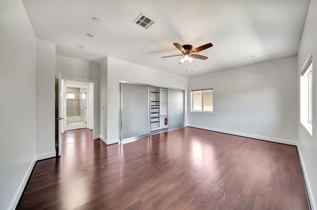 Building Photo - 3533 Tuller Ave