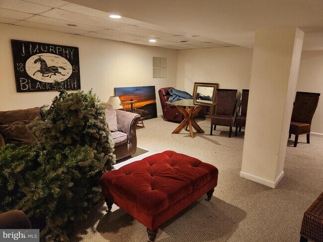 Building Photo - 5 Harlech Dr