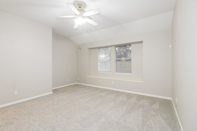 Building Photo - 8919 Green Ray Dr