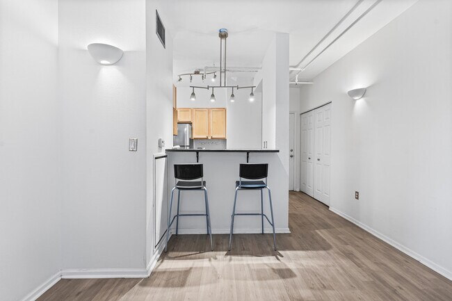 Building Photo - 444 17th St