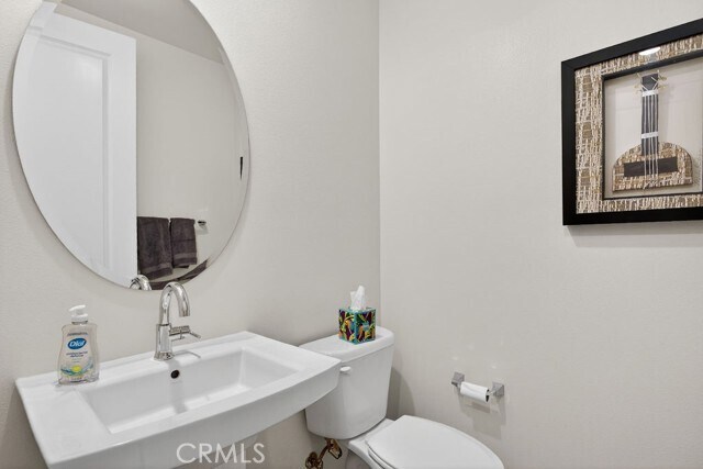 Building Photo - 985 Doheny Way