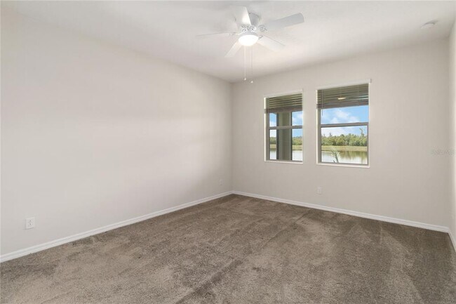 Building Photo - 1651 Chatsworth Cir