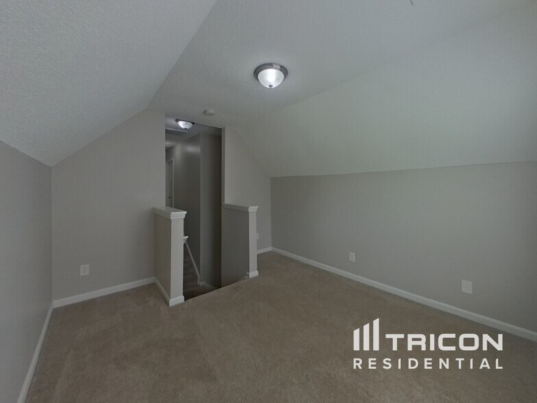 Building Photo - 6303 McIntyre Ridge Dr