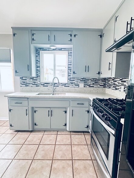 Building Photo - 1468 Chalcedony St