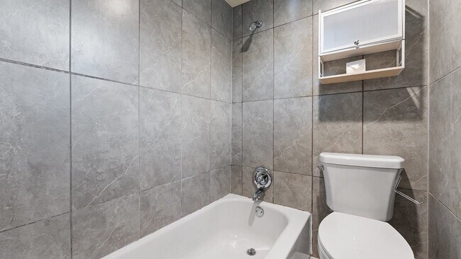 Building Photo - "Cozy 1-Bed Oasis in Springdale: Perfect B...