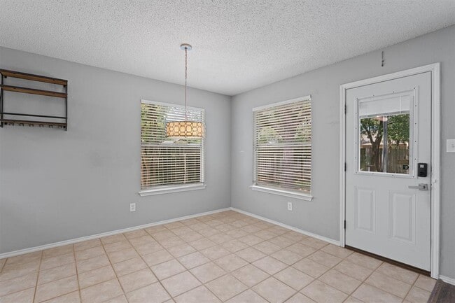 Building Photo - 913 Dover Pass