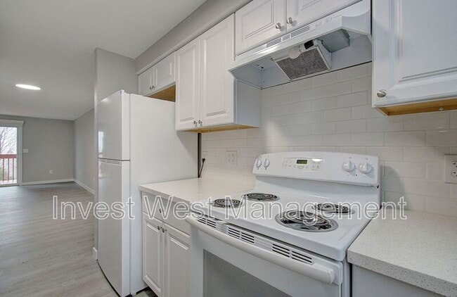 Building Photo - 224 NW 12th Ave