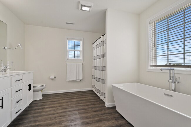 Building Photo - 150 Cilento Dr