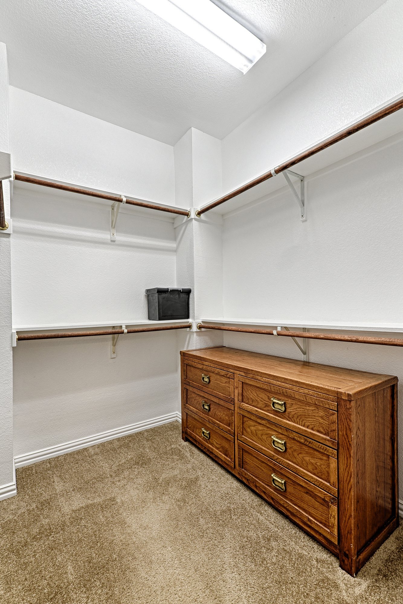 Building Photo - 2326 Stutz Dr