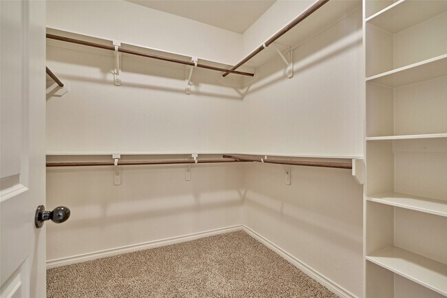 Building Photo - 201 Bessie Price Owen Dr