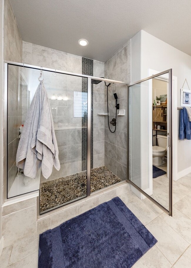 Building Photo - Luxury Ranch-Style Home for Rent | Wolf Ranch | D20 Schools | Pikes Peak Views