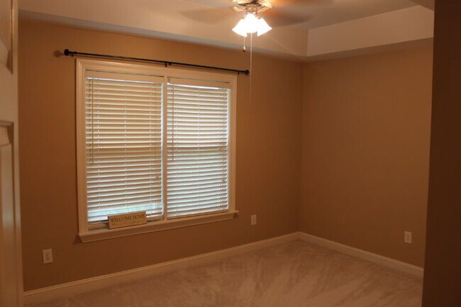 Building Photo - 4BD Home in Heart of Mt. Pleasant- Center Lake