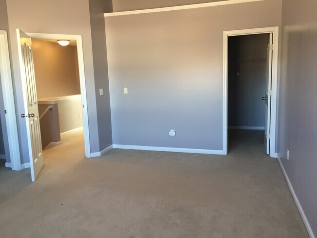 Building Photo - Townhome in Lismore Village Available!