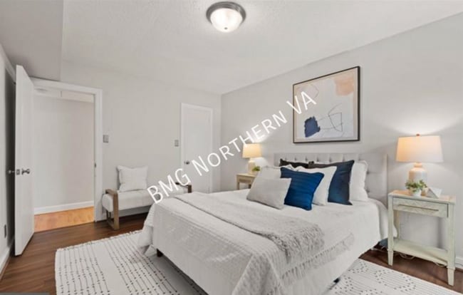 Building Photo - 2509 Arlington Blvd