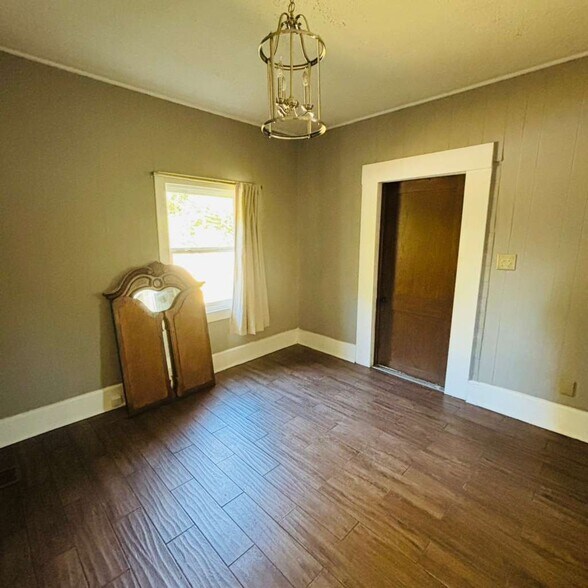 Building Photo - 17 School Rd