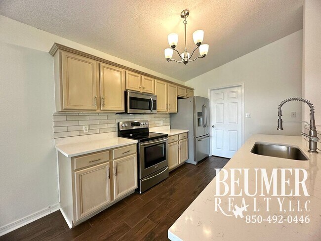Building Photo - 628 Reservation Ave