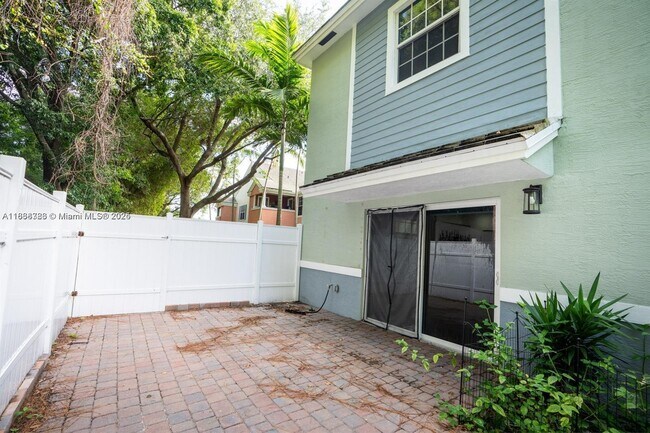 Building Photo - 1350 Crystal Way