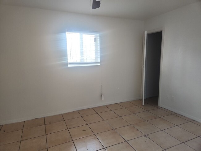 Building Photo - Spacious Centrally Located Home