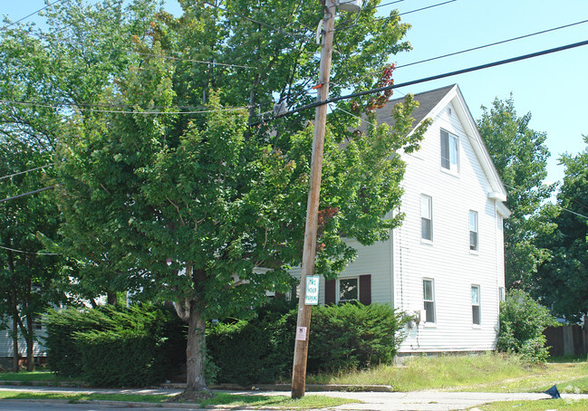 Building Photo - 134 N Main St