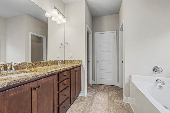 Building Photo - SPACIOUS AND CONVENIENT COMMUTE!