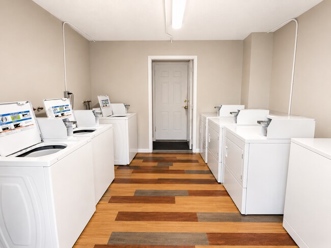 Building Photo - 2-Bedroom Townhouse in Stow, OH – Offering the perfect blend of comfort, convenience, and modern ...