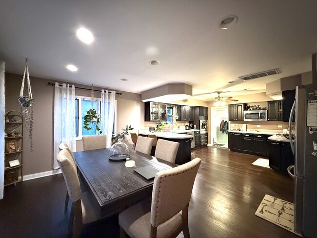 Building Photo - 10740 Monitor Ave