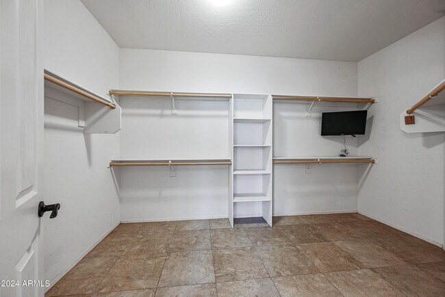 Building Photo - 12818 W Mulberry Dr