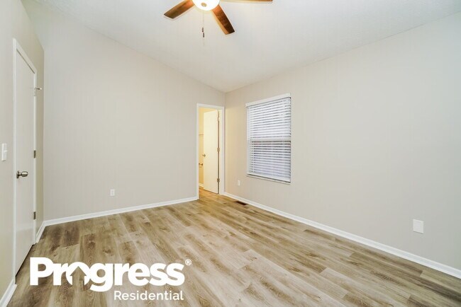 Building Photo - 490 Durham Ln