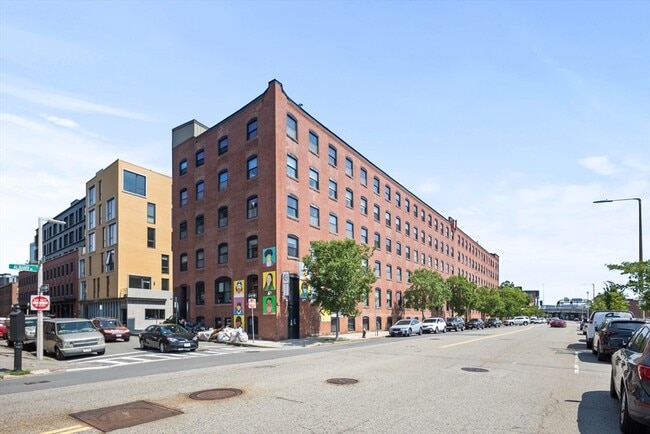 Building Photo - 90 Wareham St