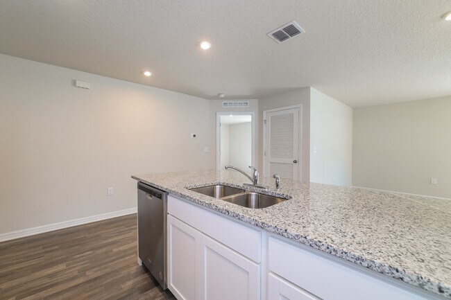 Building Photo - 1427 Swan Ct