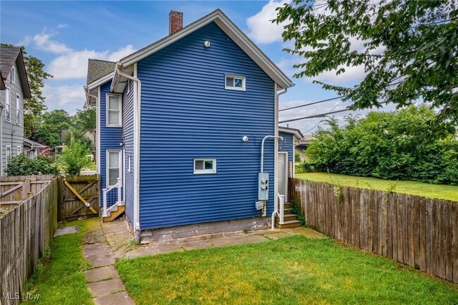 Building Photo - 1426 Starkweather Ave