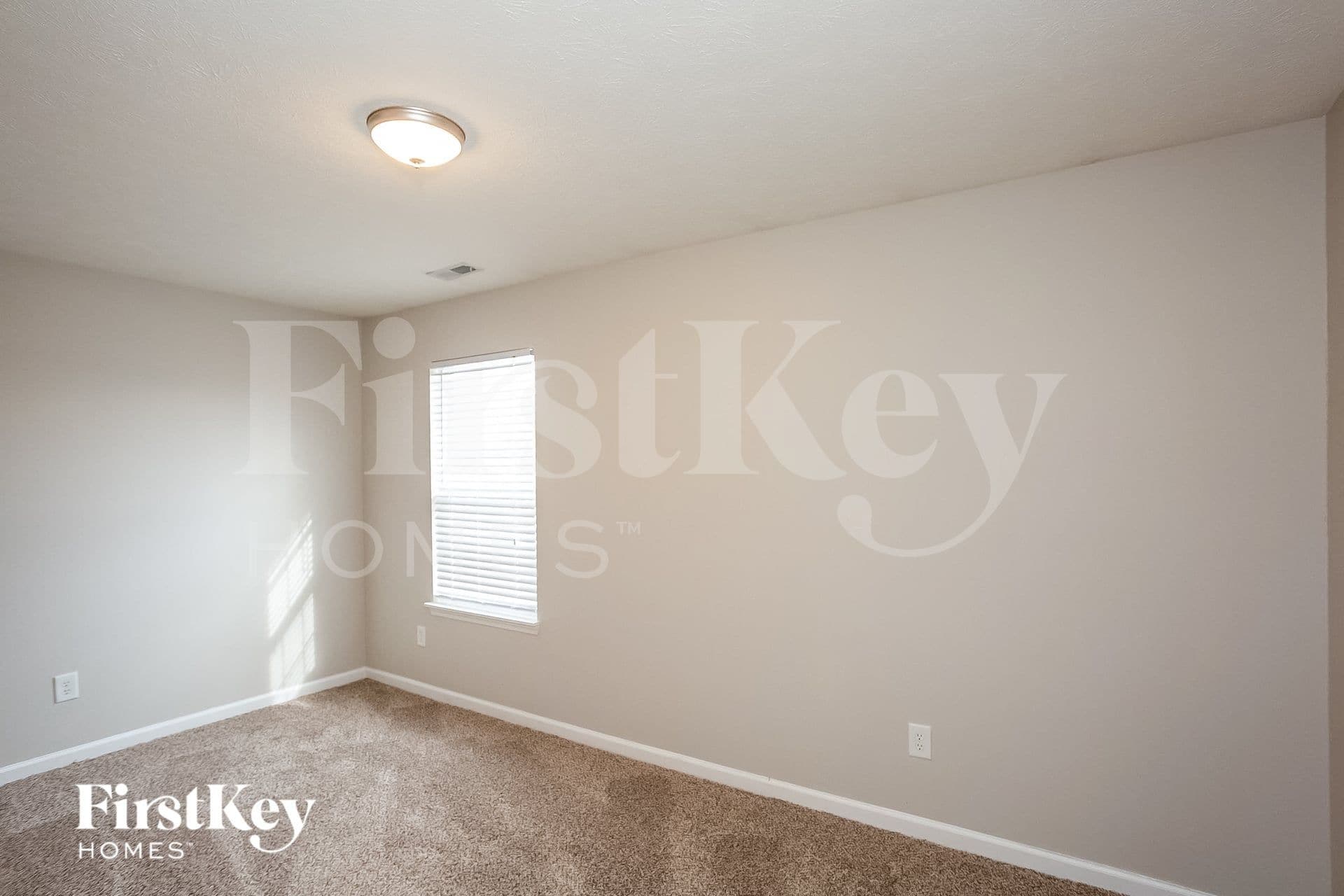 Building Photo - 15515 Sibley Ln