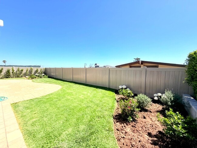 Building Photo - Fantastic Single Story 3 bed - 3 bath with backyard in Malibu - Topanga Beach Area