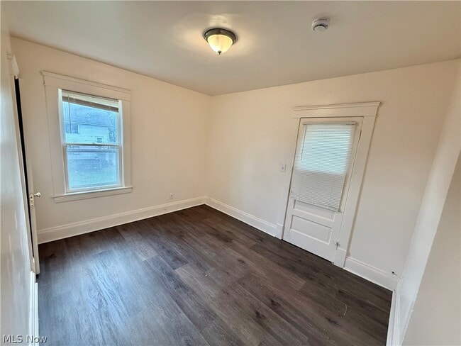 Building Photo - 6913 Harvard Ave