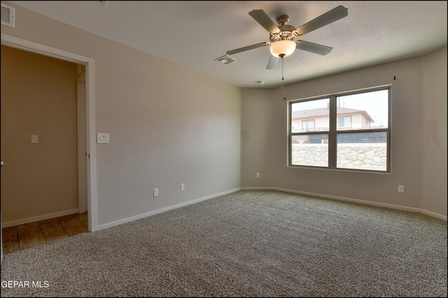 Building Photo - 621 Cedarwood Ave