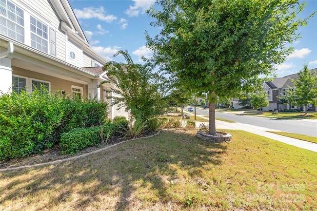 Building Photo - 2383 Palmdale Walk Dr