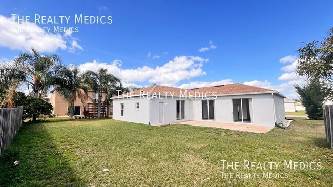 Building Photo - Spacious 4-Bedroom Home in Kissimmee!