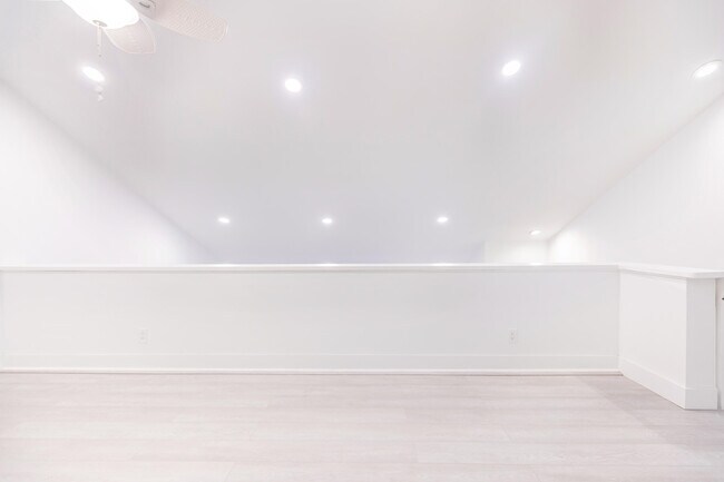 Building Photo - 7860 Stanway Pl