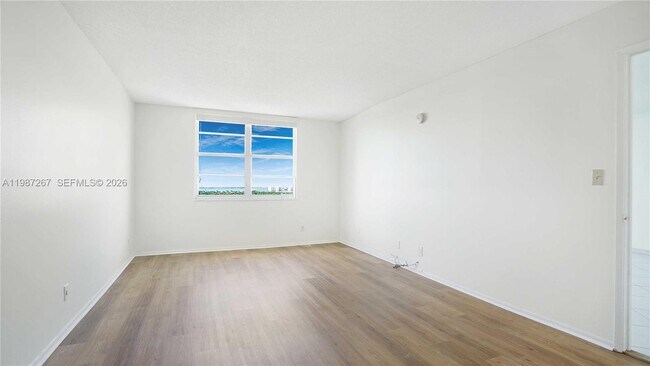 Building Photo - 6770 Indian Creek Dr