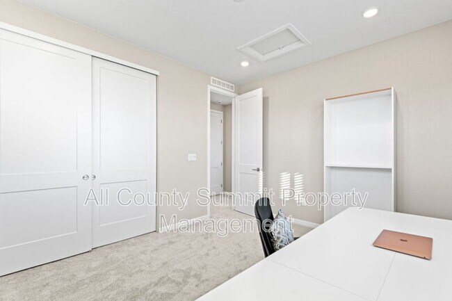 Building Photo - 12014 Octave Ave