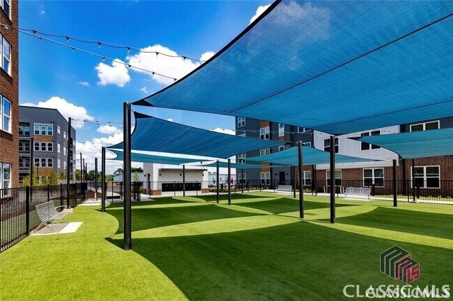 Building Photo - 180 Newton Bridge Rd