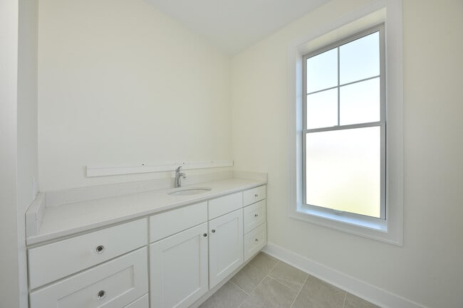 Building Photo - 104 E Prospect St