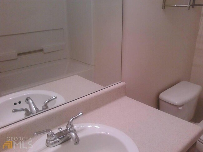 Building Photo - 7682 Creekside Ln