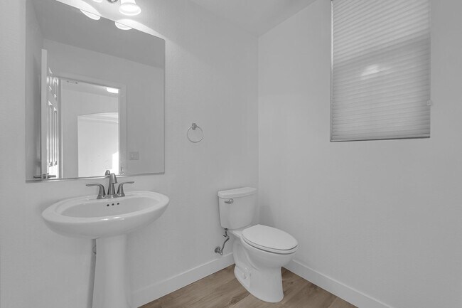 Building Photo - Luxury Rental in Summerlin